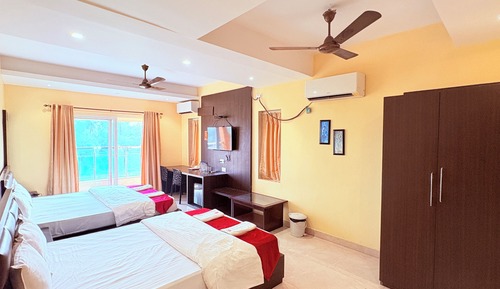 Presidential Quadruple Room, Partial Sea View