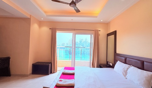 Premium Double Room, Partial Sea View