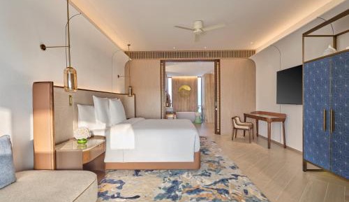 Classic King Room with Pool View