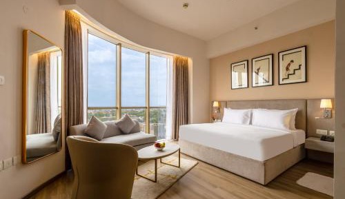 Deluxe Room - 1 Double Bed Pool View