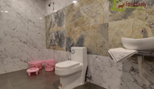 Deluxe Room (2 Adults + 1 Child)
