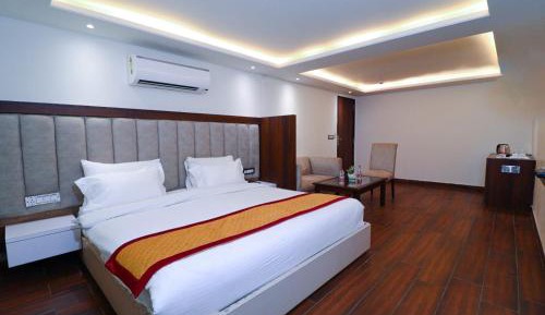 Superior Deluxe Double or Twin Room 