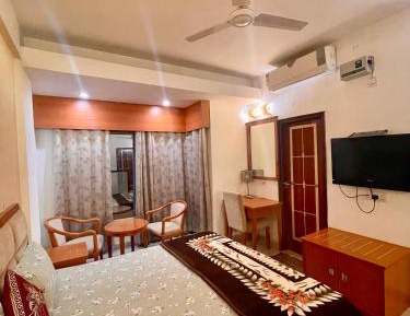 Deluxe One-Bedroom Apartment