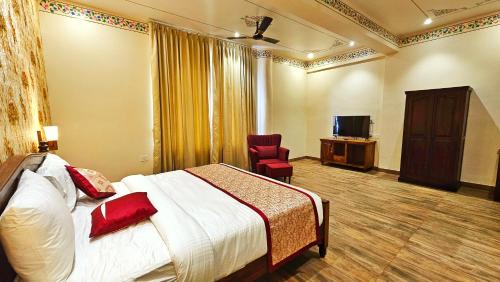 Deluxe Double or Twin Room with City View