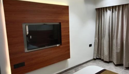 Triple Delight Room - 2 mins walk from Sai Baba temple