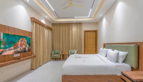 King Room with Spa Bath