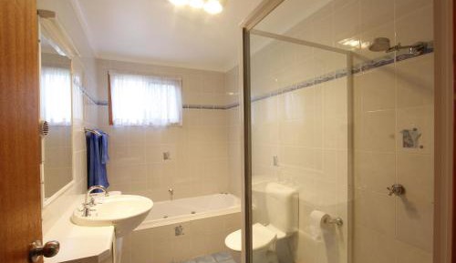 Family Two-Bedroom Cabin - 6 Berth