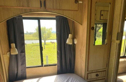 Raworth House | Cosy van in private setting with stunning views of the Hunter River.