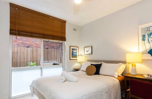 Bondi Apartment | 2 Bedroom Apt With Aircon, Walk to Bondi Beach